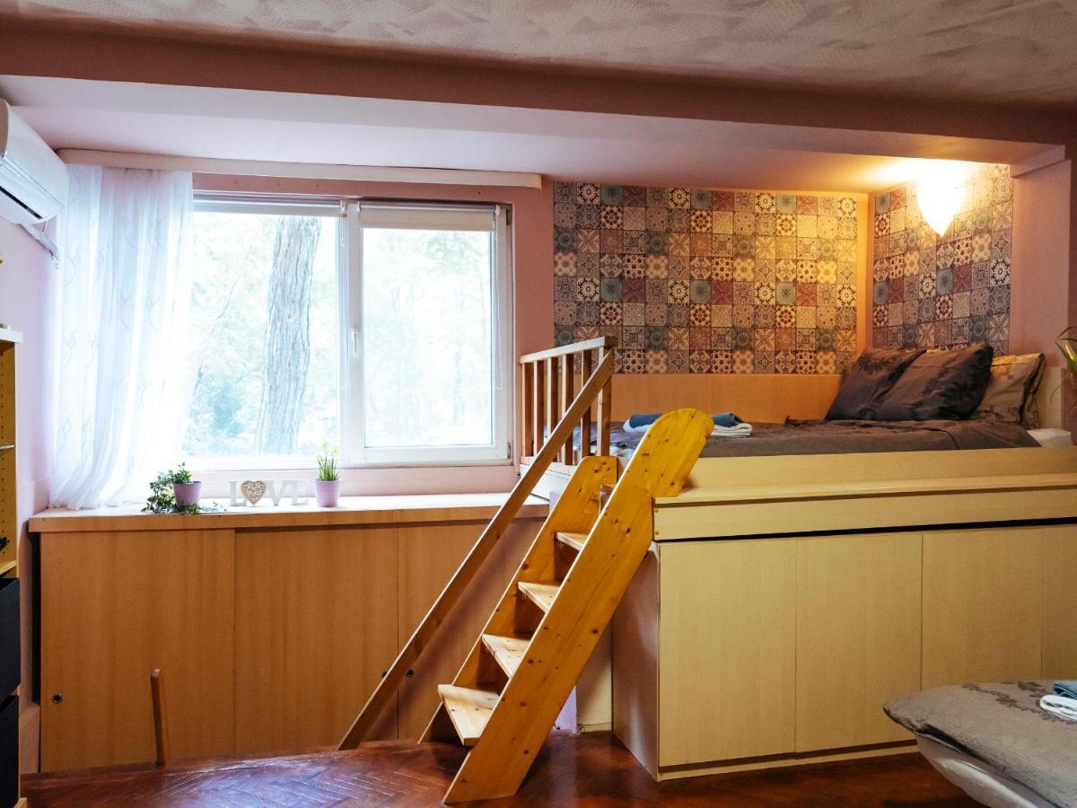 Woody - Cozy And Quiet Place Near Moghioros Park Bukares Bagian luar foto